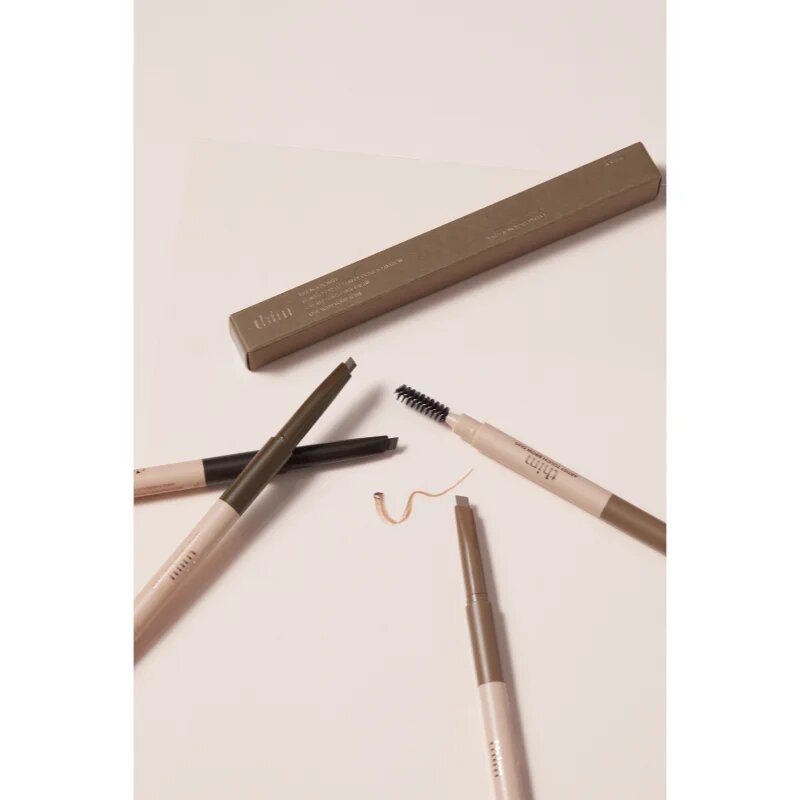 thim Artist Touch Brow Duo obojestranski svinčnik za obrvi s krtačko odtenek 01 Cocoa Brown 0.6 g