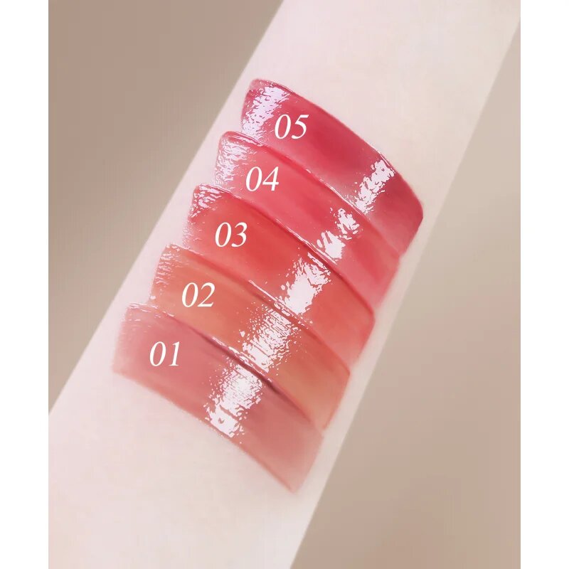 thim Satin Lip Glaze dolgoobstojni sijaj za ustnice z vlažilnim učinkom odtenek 02 Haze Coral 6 g