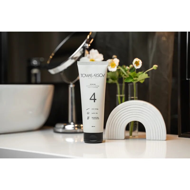 Tomas Arsov Bonfire Leave On Conditioner hranilni balzam brez spiranja za tanke in poškodovane lase 250 ml