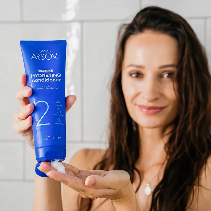 Tomas Arsov Hydrating Conditioner vlažilni balzam za suhe in poškodovane lase 250 ml