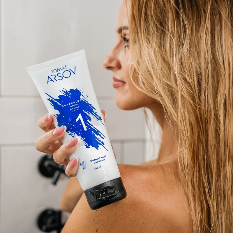 Tomas Arsov Sapphire Blonde Shampoo šampon za nevtralizacijo rumenih tonov za posvetljene melirane hadne blond lase 250 ml