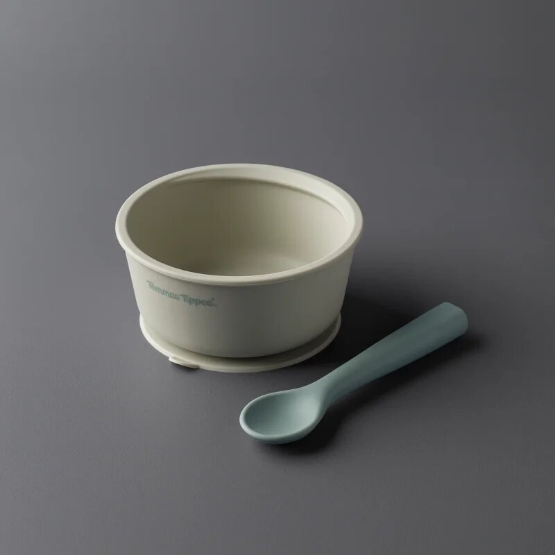 Tommee Tippee EasiStick™ Silicone Bowl & Spoon silikonska posoda s priseskom 4m+ Green 1 kos