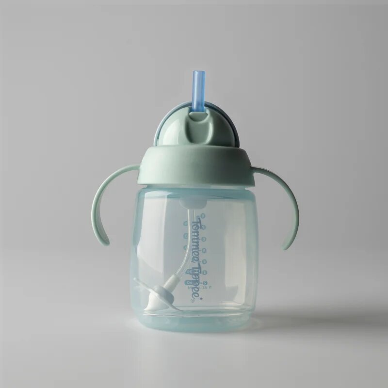 Tommee Tippee Trainer Straw otroški lonček z utežjo 6m+ Green 1 kos