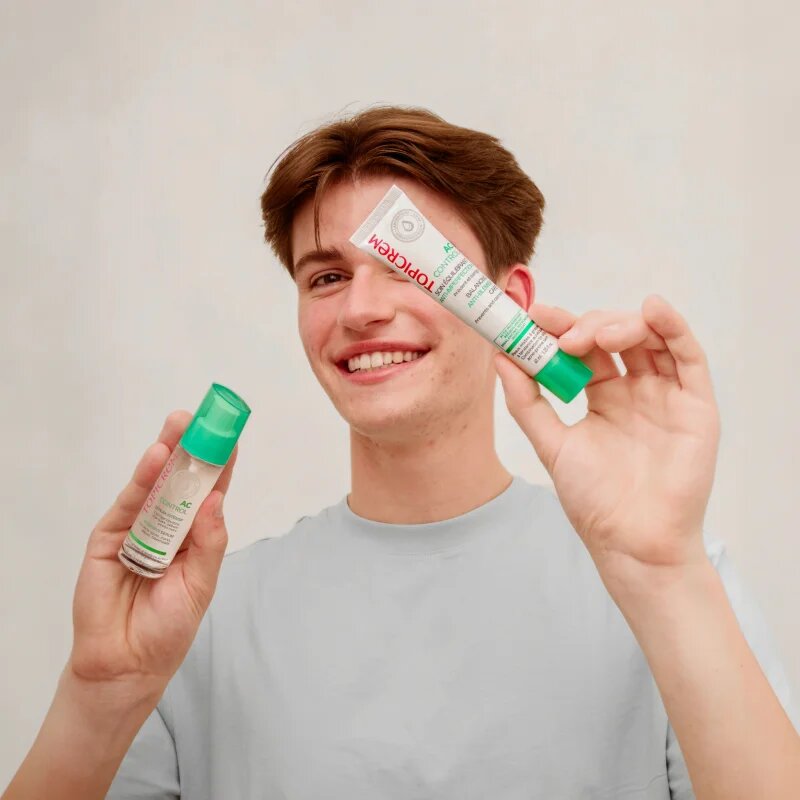 Topicrem AC Active Care aktivna nega za občutljivo k aknam nagnjeno kožo 40 ml