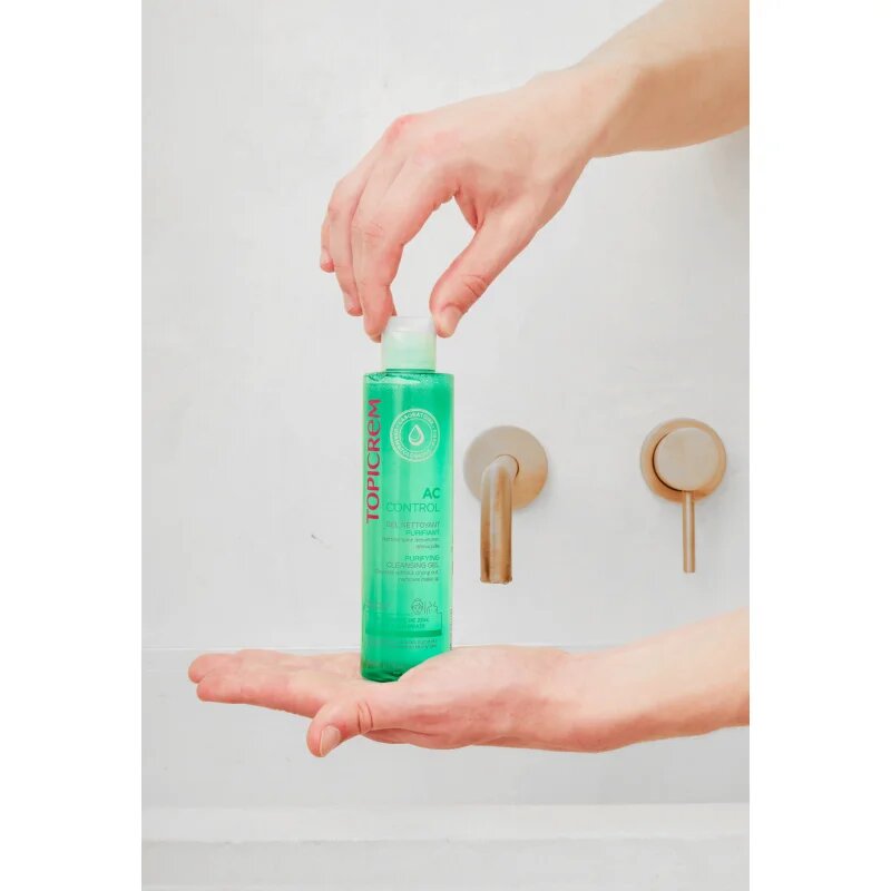 Topicrem AC Purifying Cleansing Gel globinsko čistilni gel za mastno občutljivo kožo 200 ml