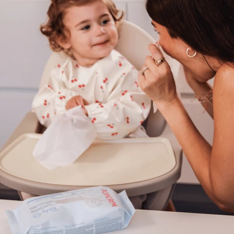Topicrem BABY Cleansing Water Wipes vlažni čistilni robčki za otroke 60 kos