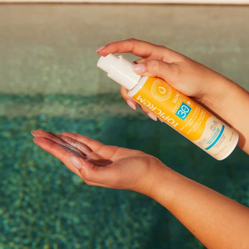 Topicrem Sun Protect Moisturizing Sun Spray zaščitno pršilo z vlažilnim učinkom SPF 30 150 ml