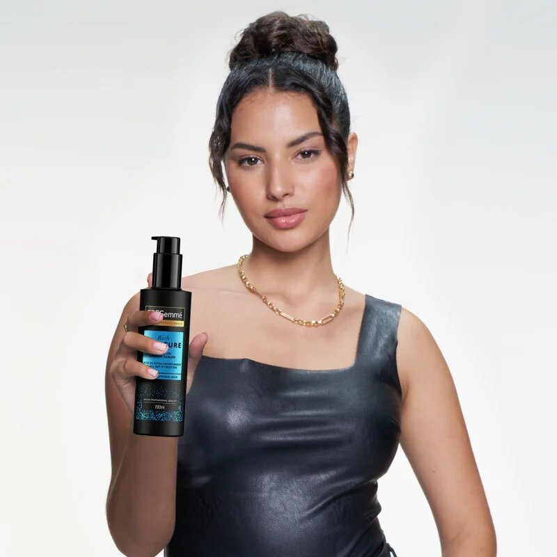 TRESemmé Rich Moisture Leave-In Serum kremasti serum za hidracijo in sijaj 200 ml