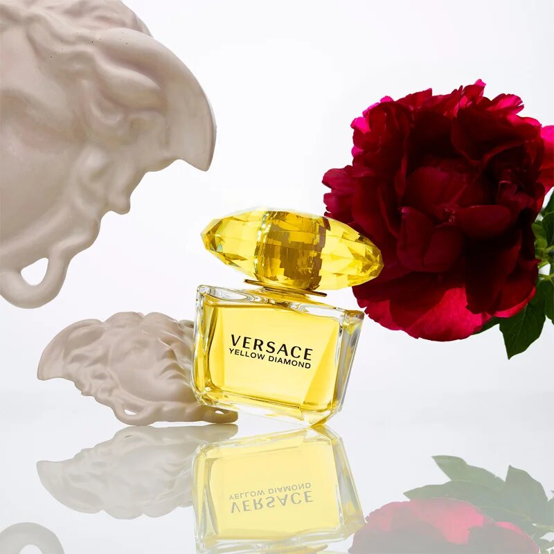 Versace Yellow Diamond toaletna voda za ženske 50 ml