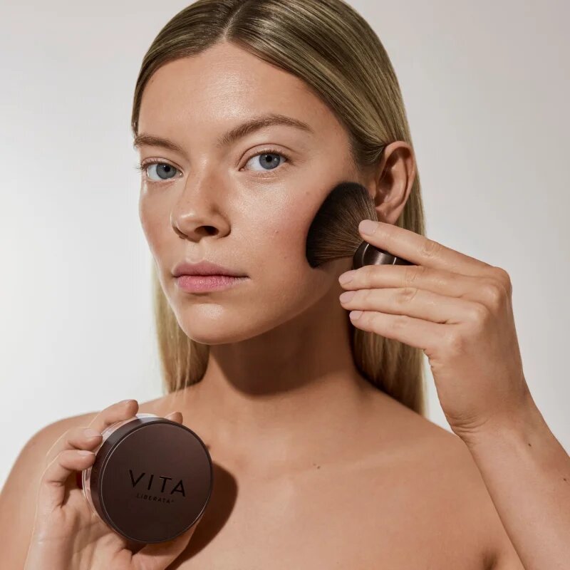 Vita Liberata Trystal™ Minerals bronzer z učinkom samoporjavitve odtenek Sun Light 6 g