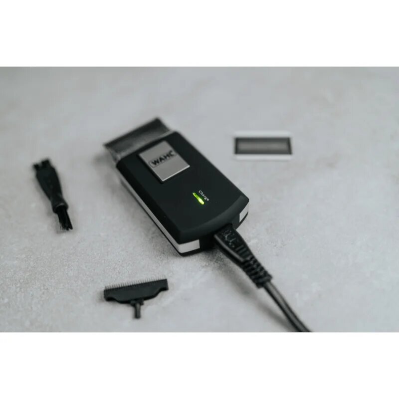 Wahl Travel Shaver električni brivnik 1 kos
