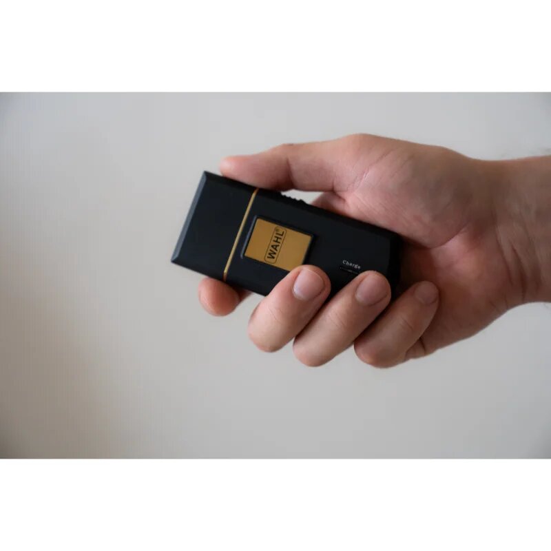 Wahl Travel Shaver Gold Edition potovalni brivnik za brado 1 kos