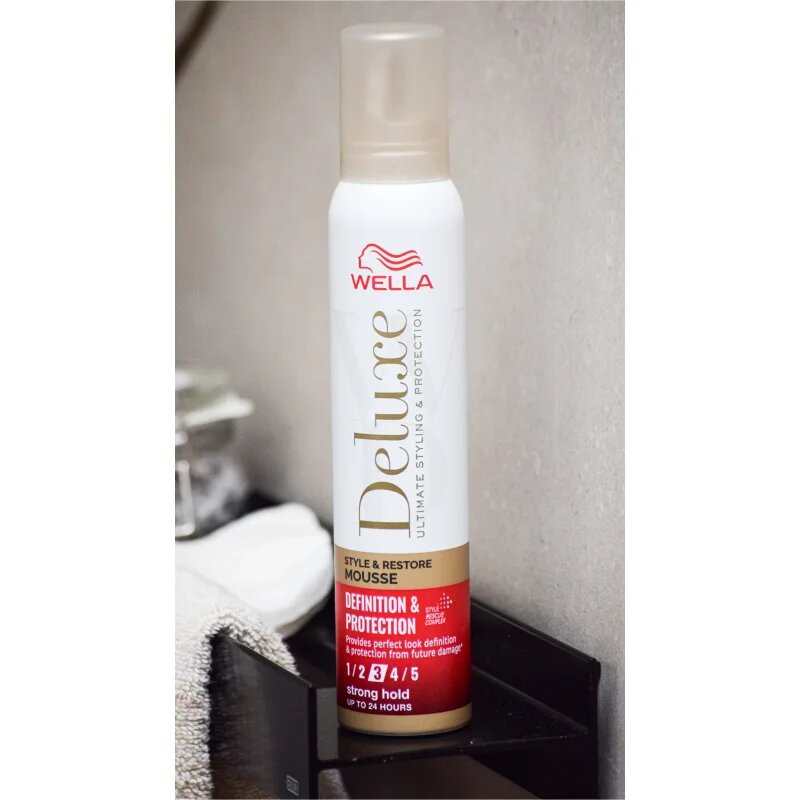 Wella Deluxe Definition & Protection penasti utrjevalec za lase za bogat volumen 200 ml