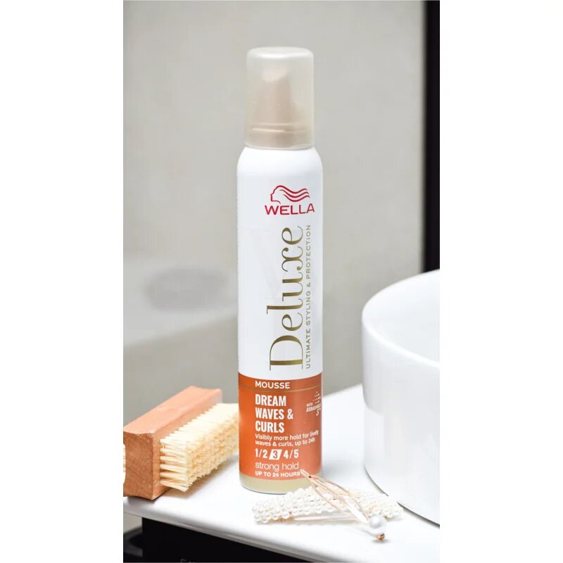 Wella Deluxe Dream Waves & Curls penasti utrjevalec za lase za valovite in kodraste lase 200 ml