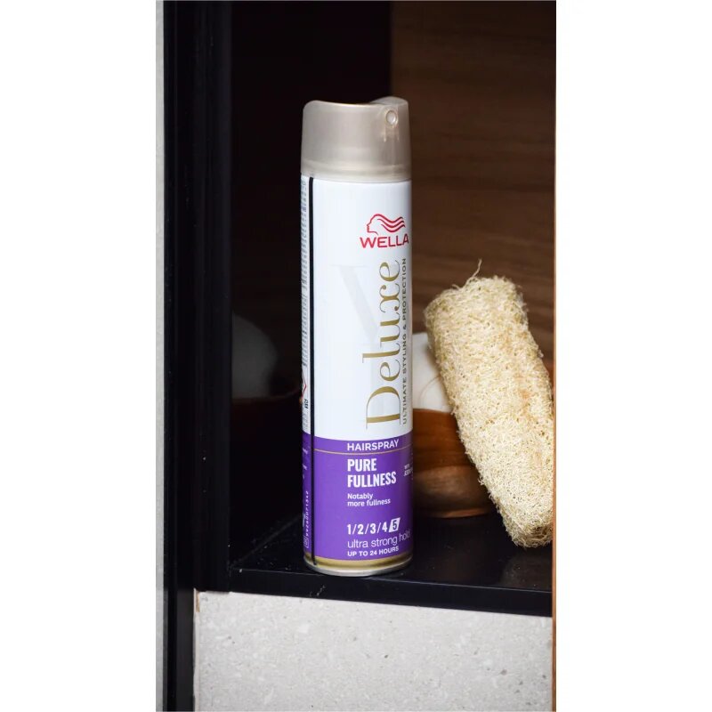 Wella Deluxe Pure Fullness lak za lase z ekstra močnim utrjevanjem za volumen 250 ml