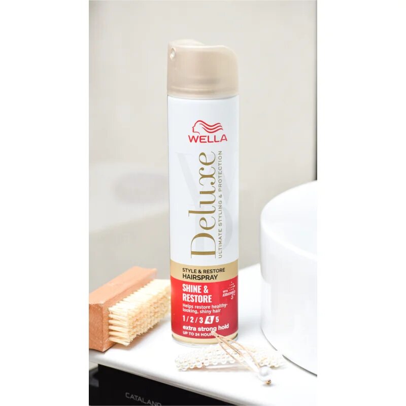 Wella Deluxe Shine & Restore lak za lase z ekstra močnim utrjevanjem za volumen 250 ml