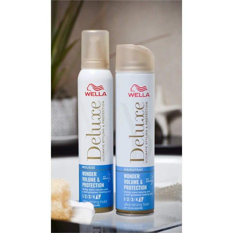 Wella Deluxe Wonder Volume & Protection lak za lase z ekstra močnim utrjevanjem za volumen in sijaj 250 ml