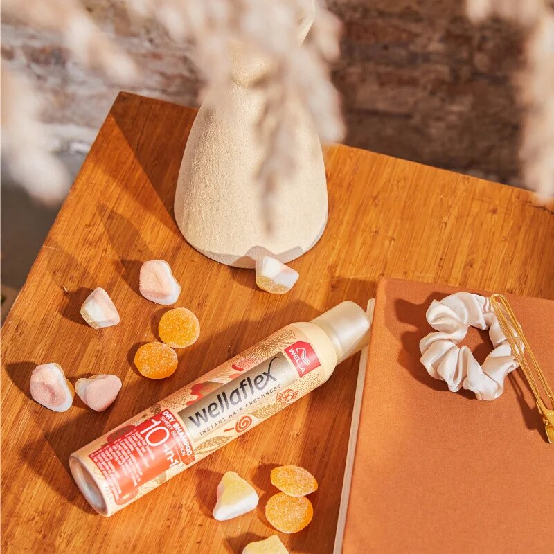 Wella flex Sweet Sensation suhi šampon z nežnim cvetličnim vonjem 180 ml