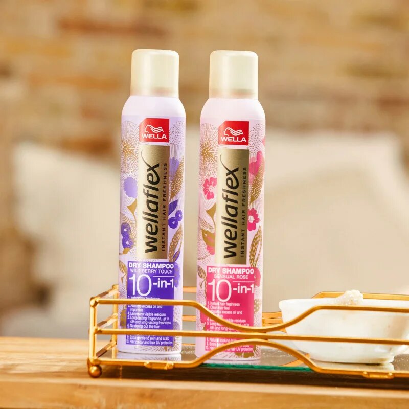 Wella flex Wild Berry Touch suhi šampon z nežnim cvetličnim vonjem 180 ml