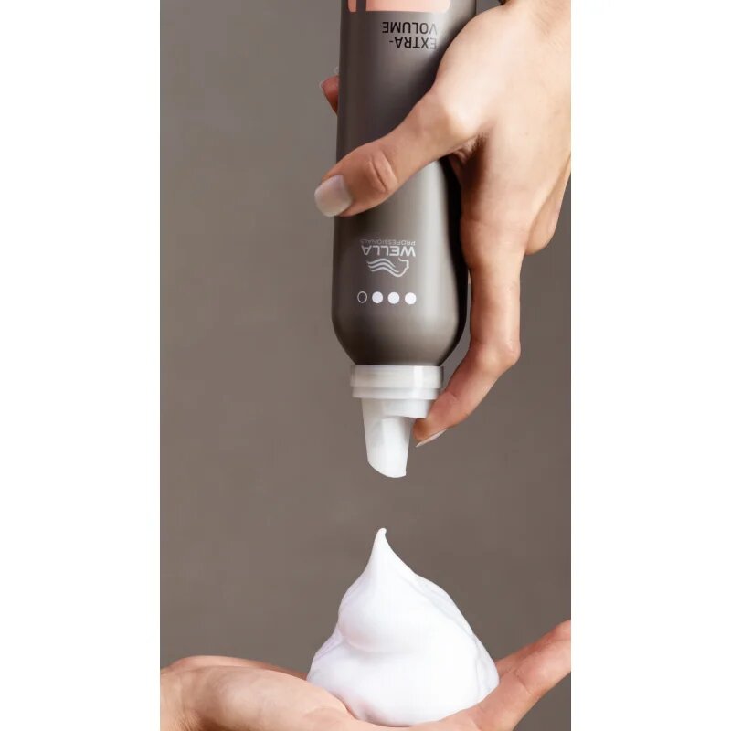 Wella Professionals Eimi Extra Volume penasti utrjevalec za lase za ekstra volumen 500 ml