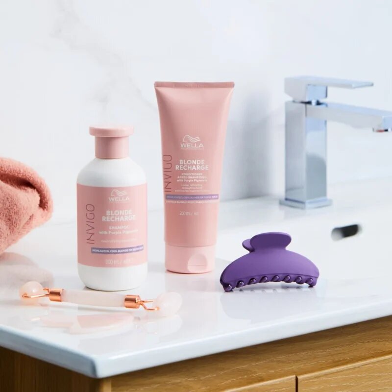 Wella Professionals Invigo Blonde Recharge šampon za blond lase za nevtralizacijo rumenih odtenkov 300 ml