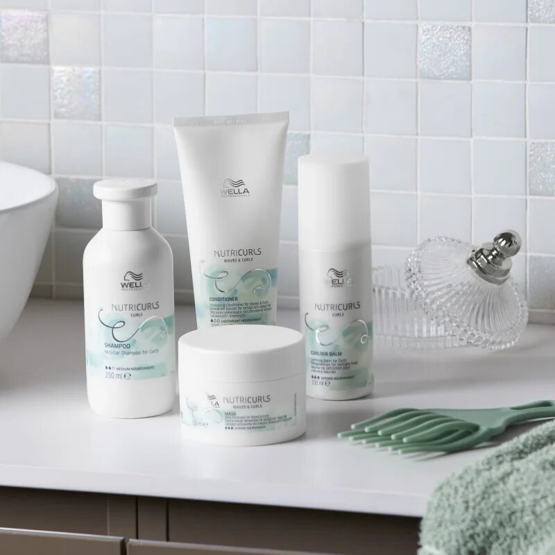 Wella Professionals Nutricurls Waves & Curls maska za glajenje las za valovite in kodraste lase 150 ml