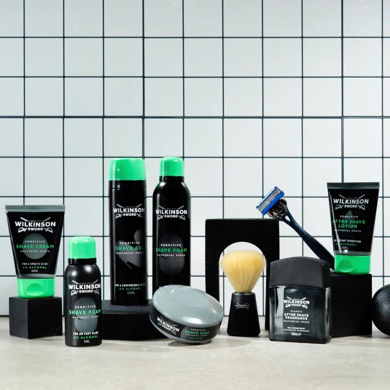 Wilkinson Sword Sensitive Shave Foam pena za britje za moške 75 ml