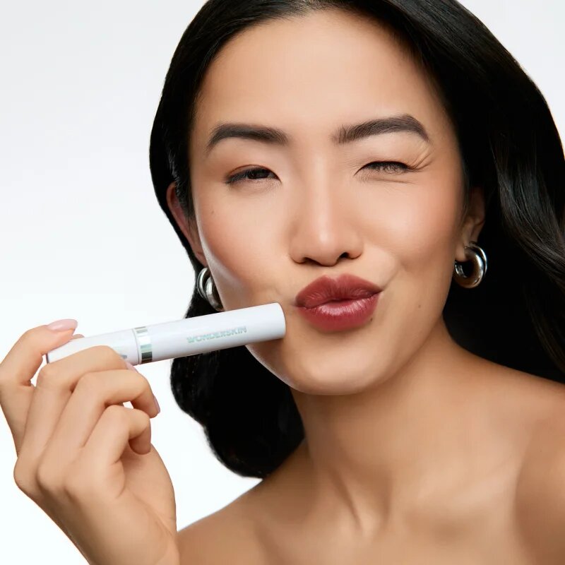WONDERSKIN Wonder Blading All-Day Lip Stain dolgoobstojna tekoča šminka odtenek Demure 4 ml