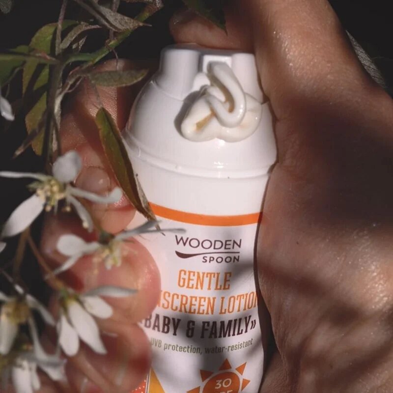 WoodenSpoon Baby & Family zaščitni losjon za sončenje SPF 30 50 ml