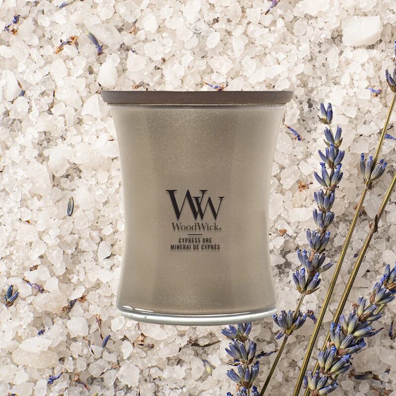 Woodwick Precious Metals Cypress Ore dišeča sveča 275 g