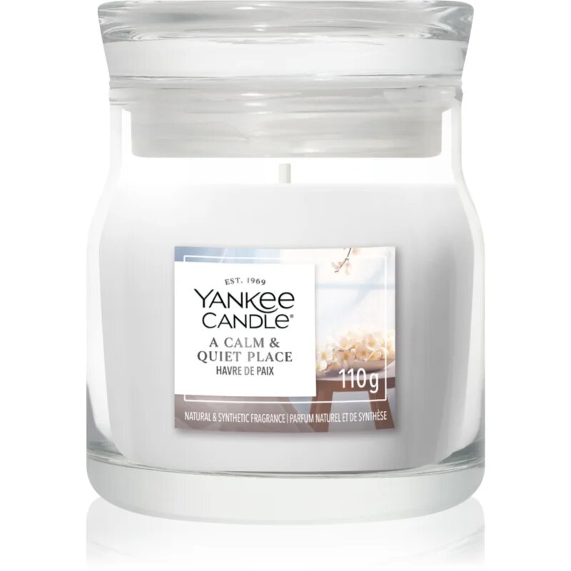 Yankee Candle A Calm & Quiet Place dišeča sveča Signature 110 g