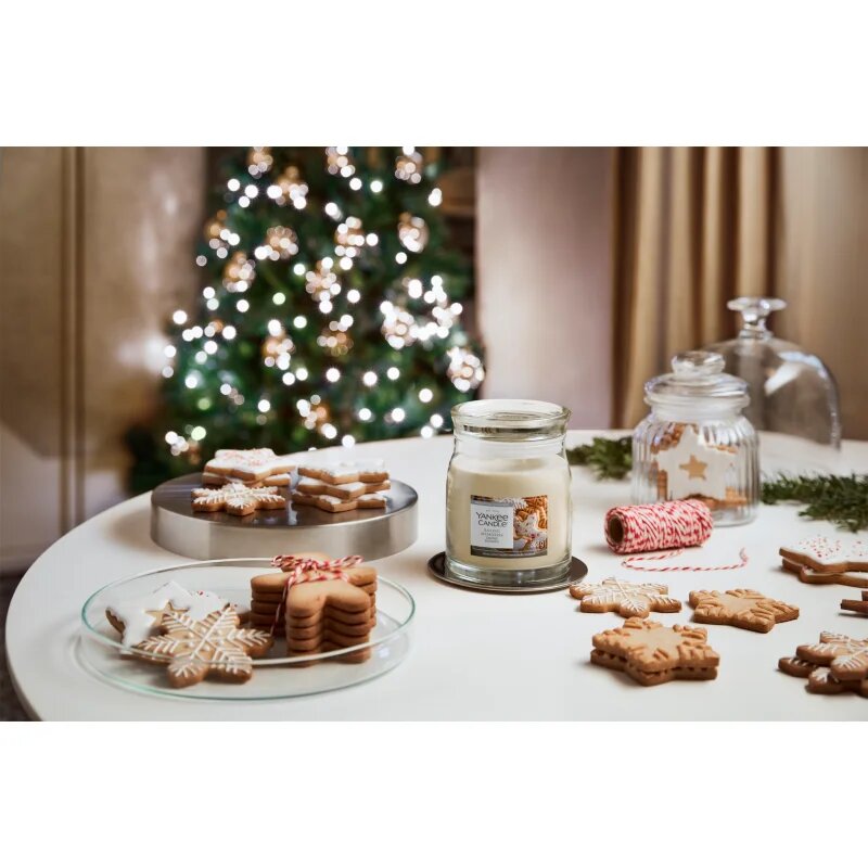 Yankee Candle Baking Memories dišeča sveča 368 g