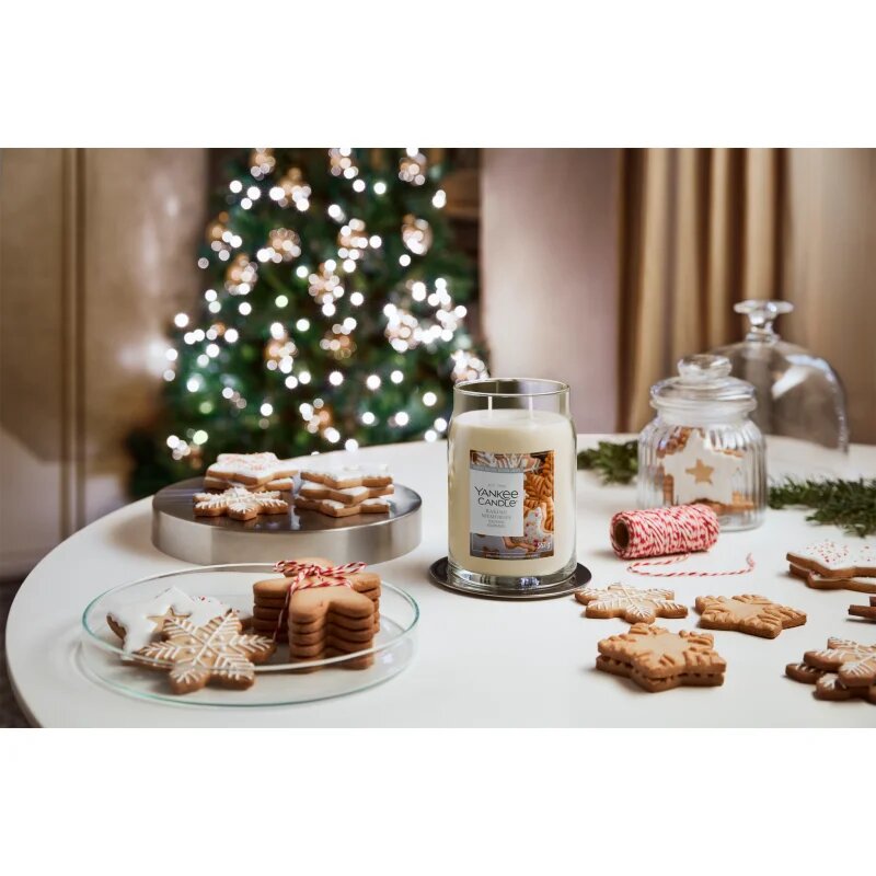 Yankee Candle Baking Memories dišeča sveča 567 g
