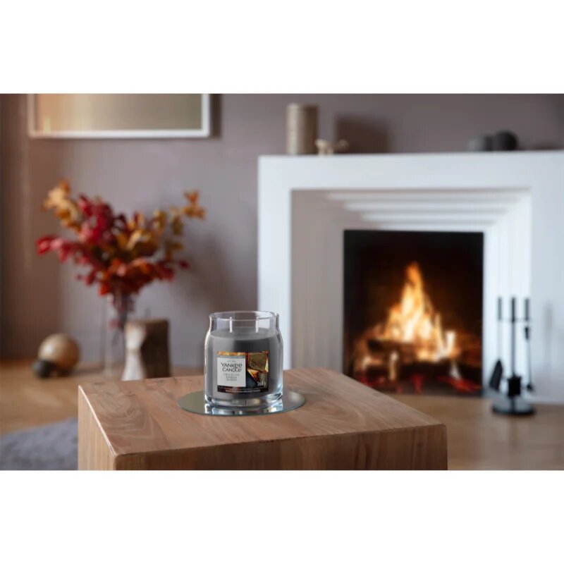 Yankee Candle Crackling Embers dišeča sveča 368 g