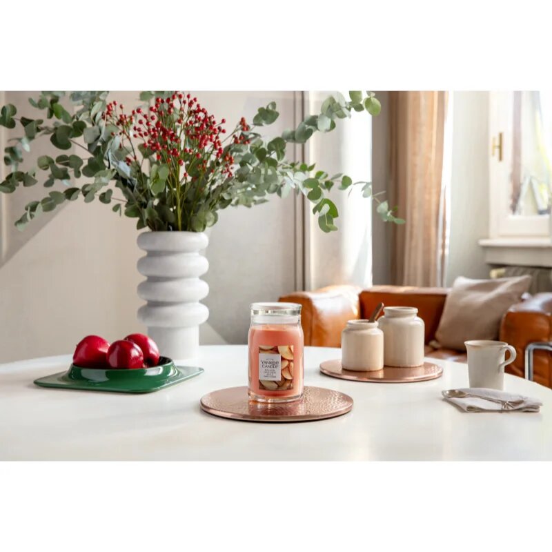 Yankee Candle Sugared Cinnamon Apple dišeča sveča 567 g