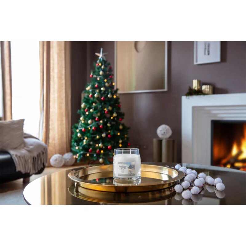 Yankee Candle Winter Walk dišeča sveča 368 g