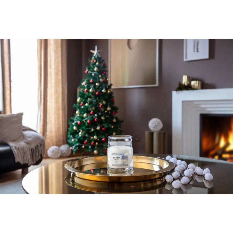 Yankee Candle Winter Walk dišeča sveča 368 g