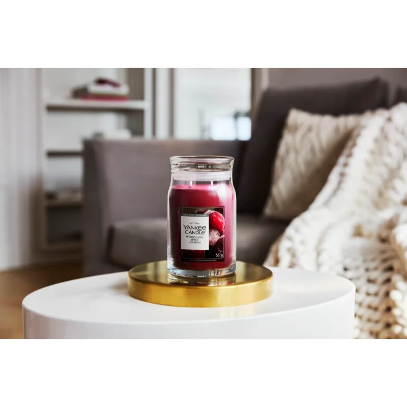 Yankee Candle Woodland Spice dišeča sveča 567 g
