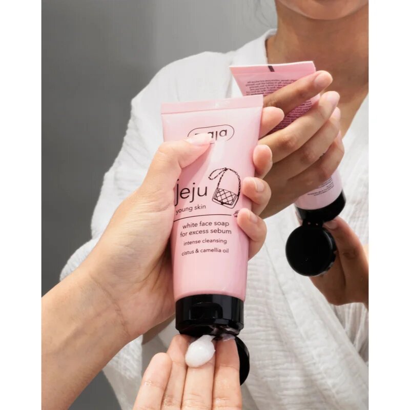 Ziaja Jeju Young Skin nežno čistilno milo za obraz 75 ml