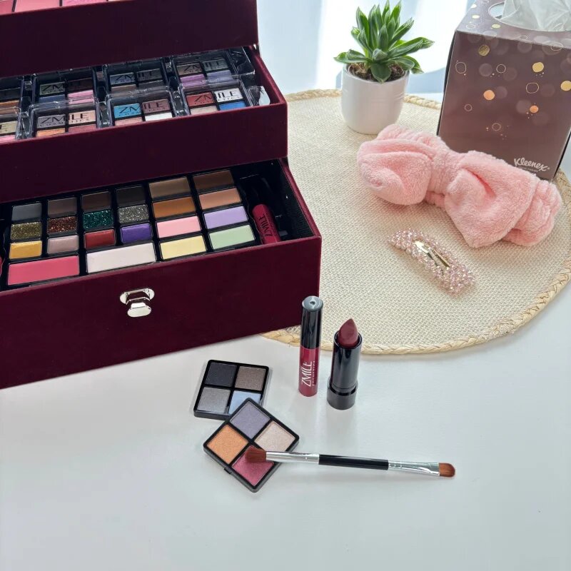 ZMILE COSMETICS Beauty Case Velvety kozmetični kovček Dark Berry