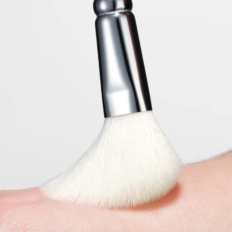 ZOEVA 127 Blush & Contour čopič za konture in rdečilo 1 kos